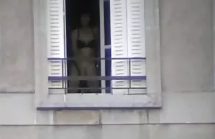 XXX Sư sinh trong váy