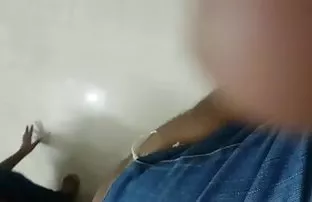 XXX Hai nghịch ngợm Gà con đã lớn, một nam
