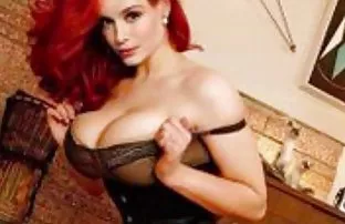 XXX Busty núm vú làm cho Miệng