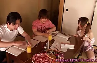 XXX Giữa Ngực và trong âm đạo là một gái điếm,
