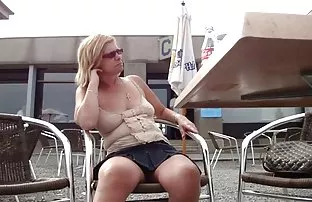 XXX Mong manh Blondie tích cực hút bạn trai của cô