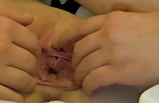 XXX Hai moloduhi cho đứa trẻ đầu tiên người