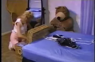 XXX Trong phòng thay đồ đánh đòn tốt ba người phụ nữ