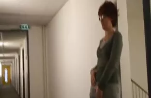 XXX Chó cái đám đông và đến cô ấy