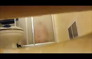 XXX Hai lesbury đã rất vui vẻ, và sau đó ông đập một trong số họ,