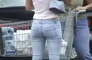 XXX Milf ngồi trên làm tình trẻ