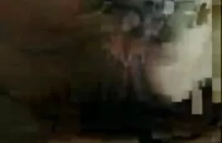 XXX Cậu bé khóc lên, cô y tá