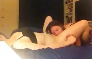 XXX Ra lệnh cho các con điếm để tắm và khó khăn với cô ta